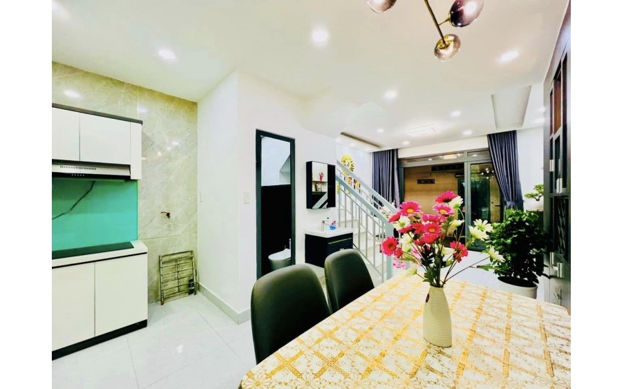 SIÊU PHẨM FULL NT - 5P PHÚ NHUẬN - NGAY NGÃ 6 QUANG TRUNG - P10 - VINCOM - NGANG ĐẸP 4M - GIÁ CHƯA TỚI 4 TỶ.